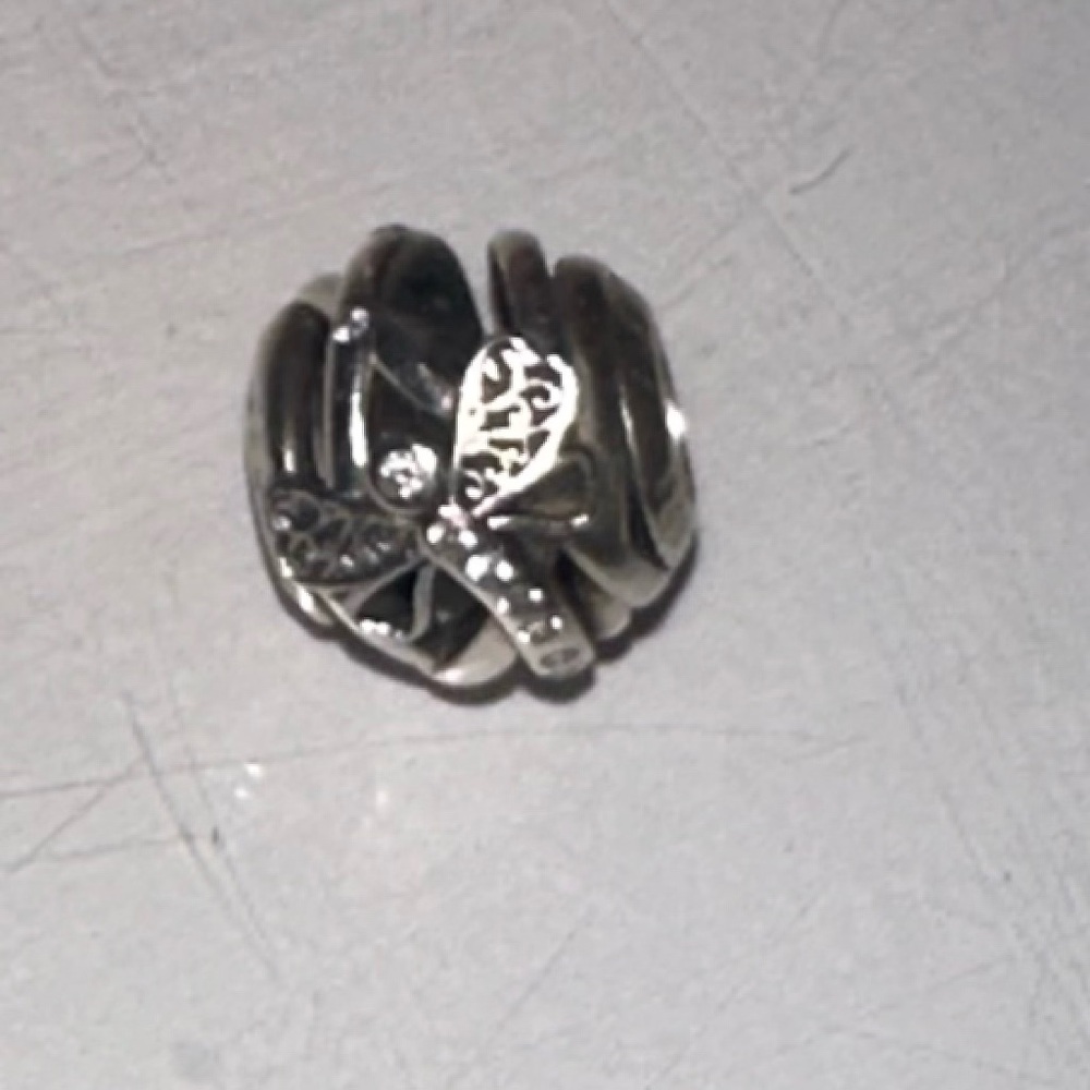 Pandora Bangle Bracelet and 8 charms - Picture 10 of 11